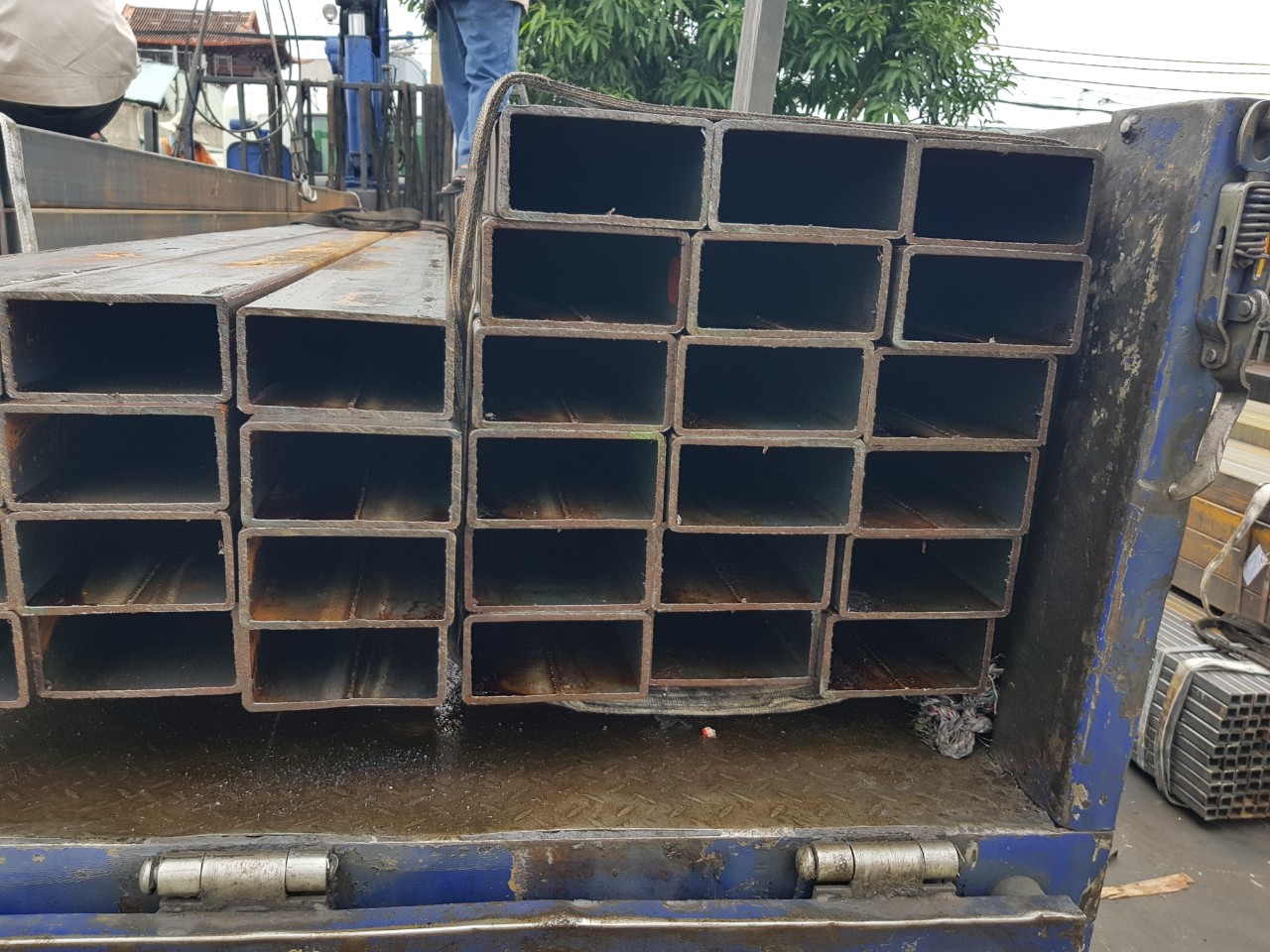 Click để xem hình đầy đủ  THÉP HỘP CHỮ NHẬT 160X80 DÀY 5LY,6LY,8LY,10LY